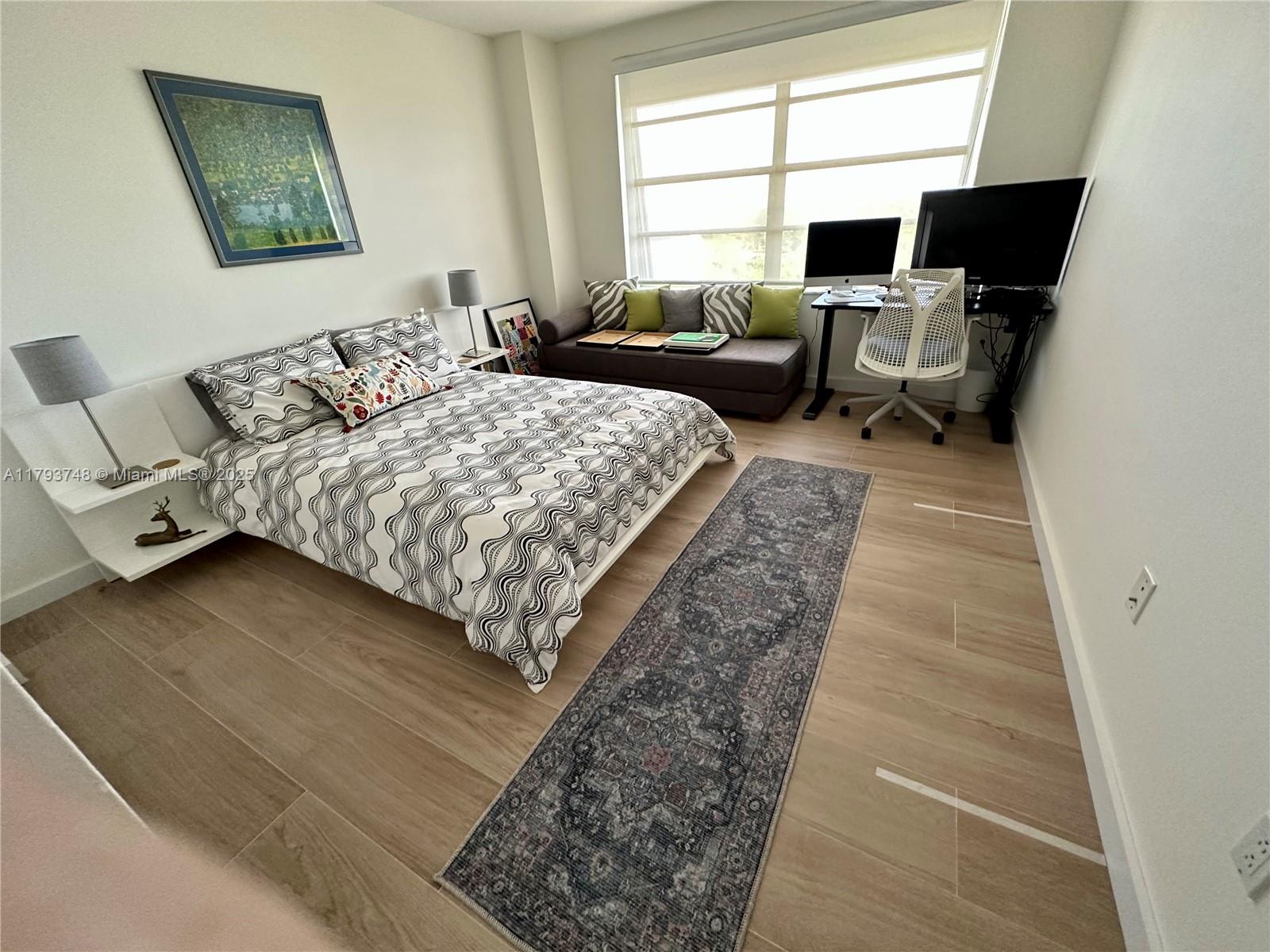 COMMODORE CLUB WEST CONDO - Residential Lease