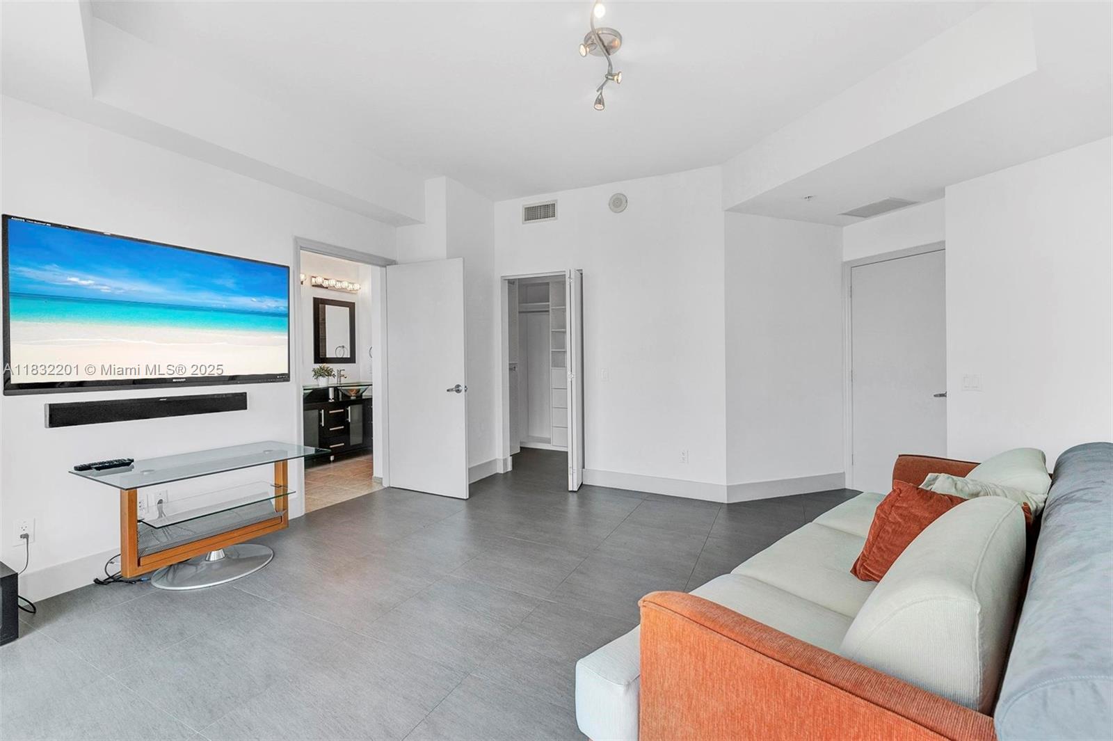 INFINITY AT BRICKELL COND - Residential