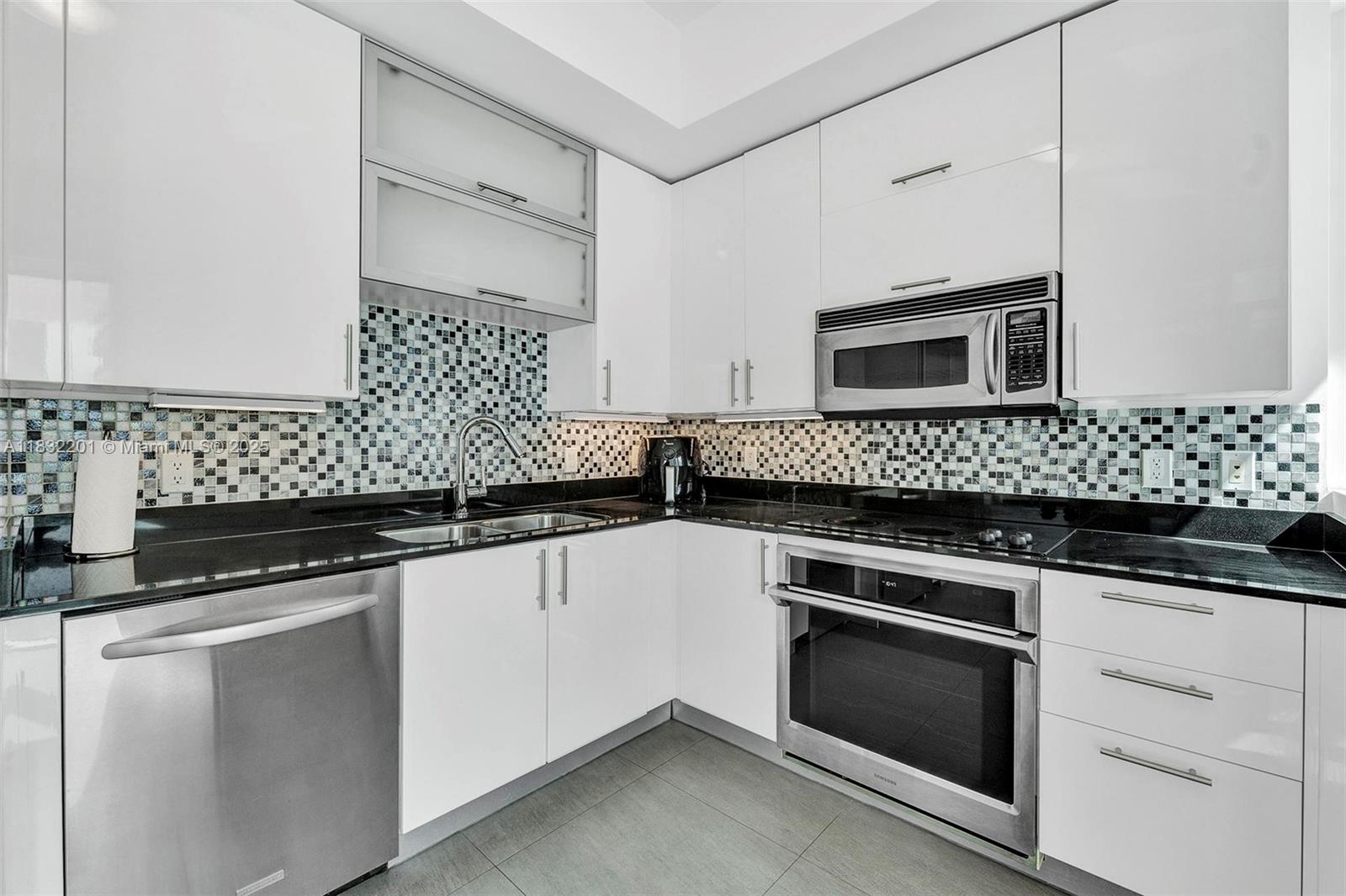 INFINITY AT BRICKELL COND - Residential