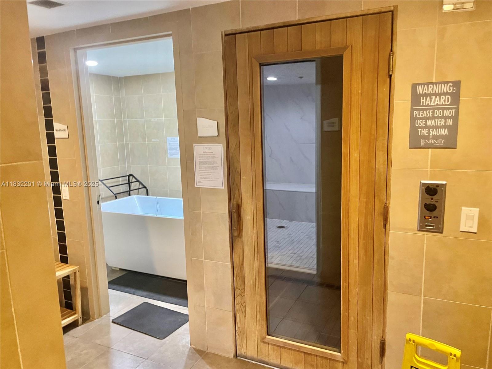 INFINITY AT BRICKELL COND - Residential