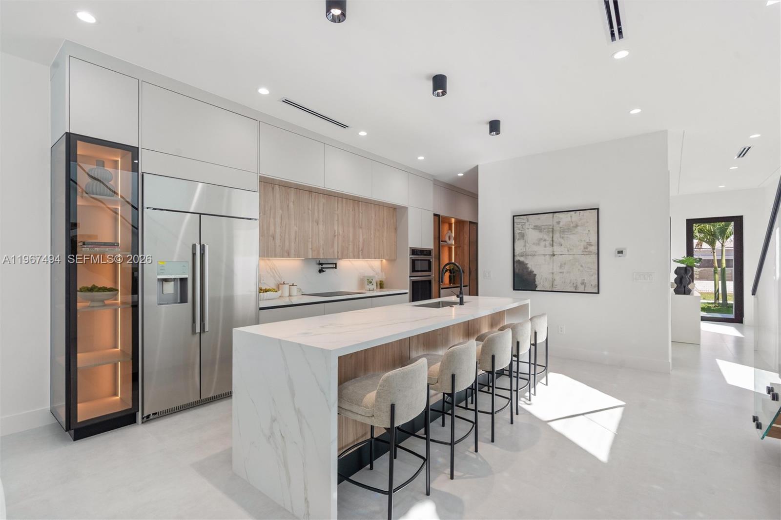 LAUDERDALE PINES - Residential