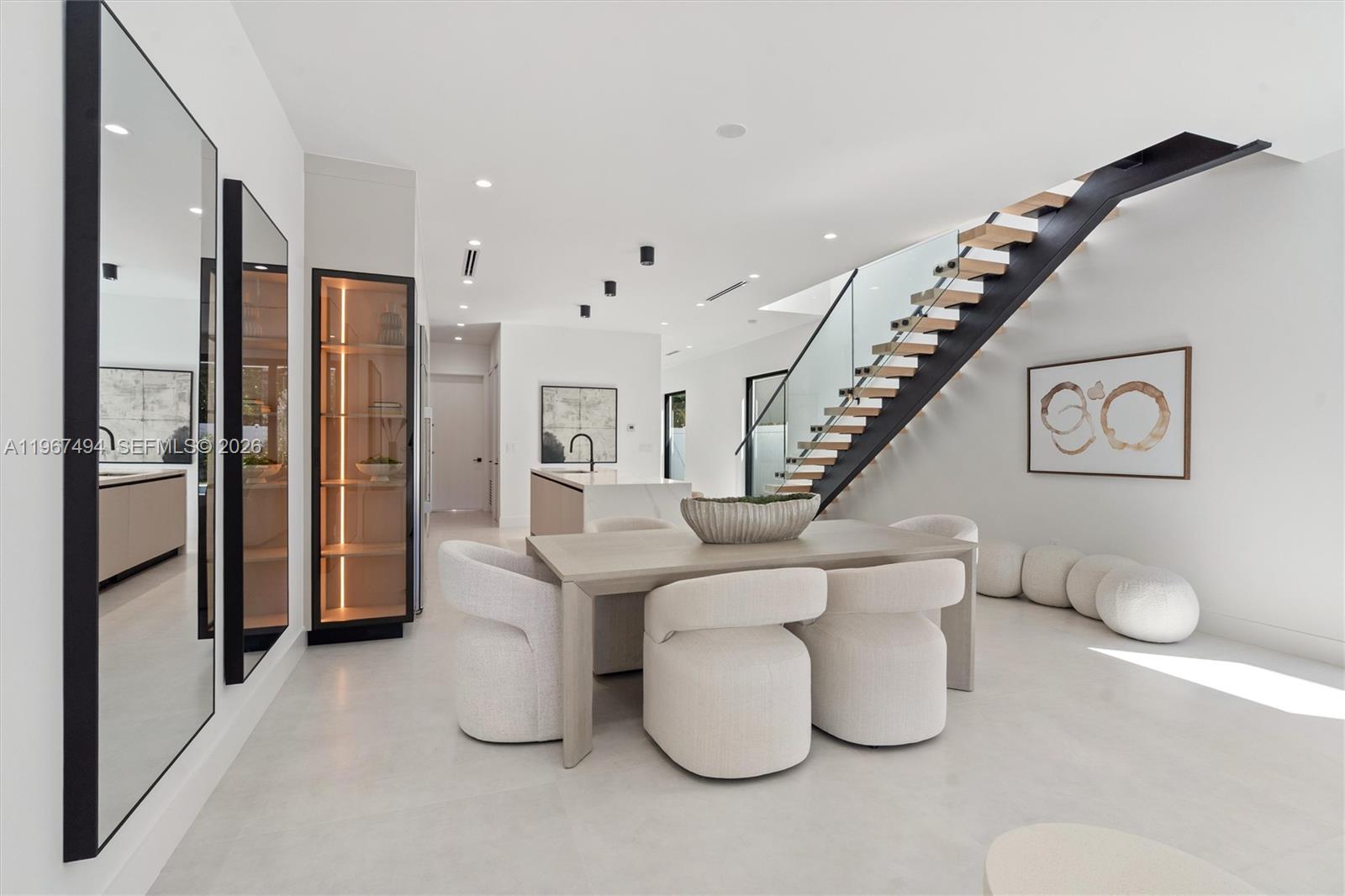 LAUDERDALE PINES - Residential