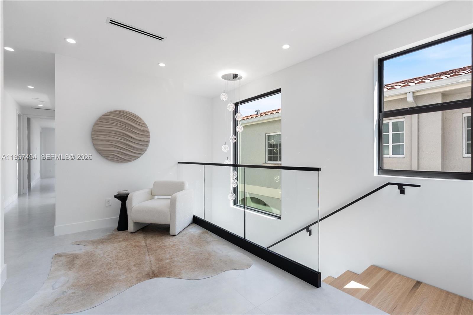 LAUDERDALE PINES - Residential