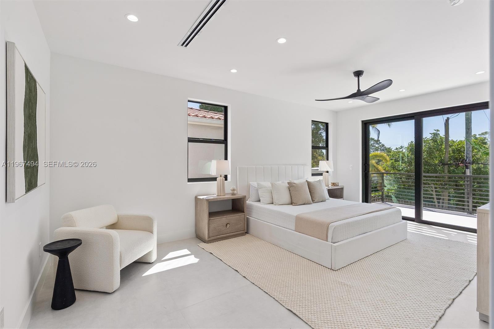 LAUDERDALE PINES - Residential