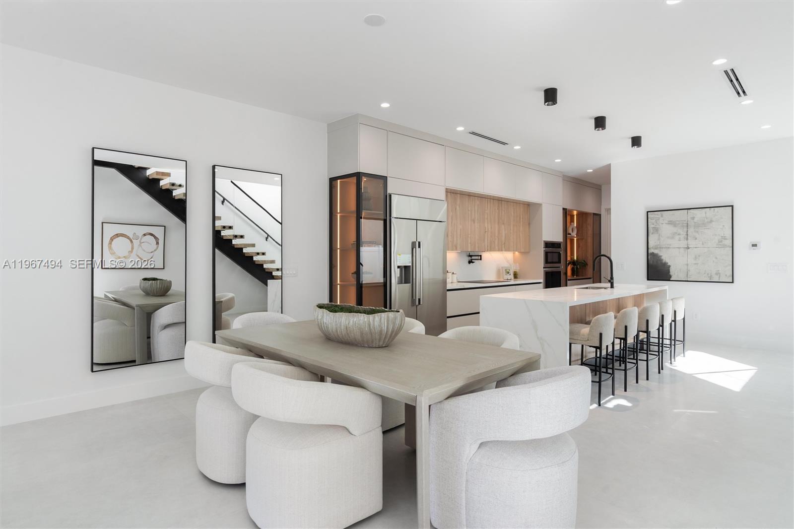 LAUDERDALE PINES - Residential