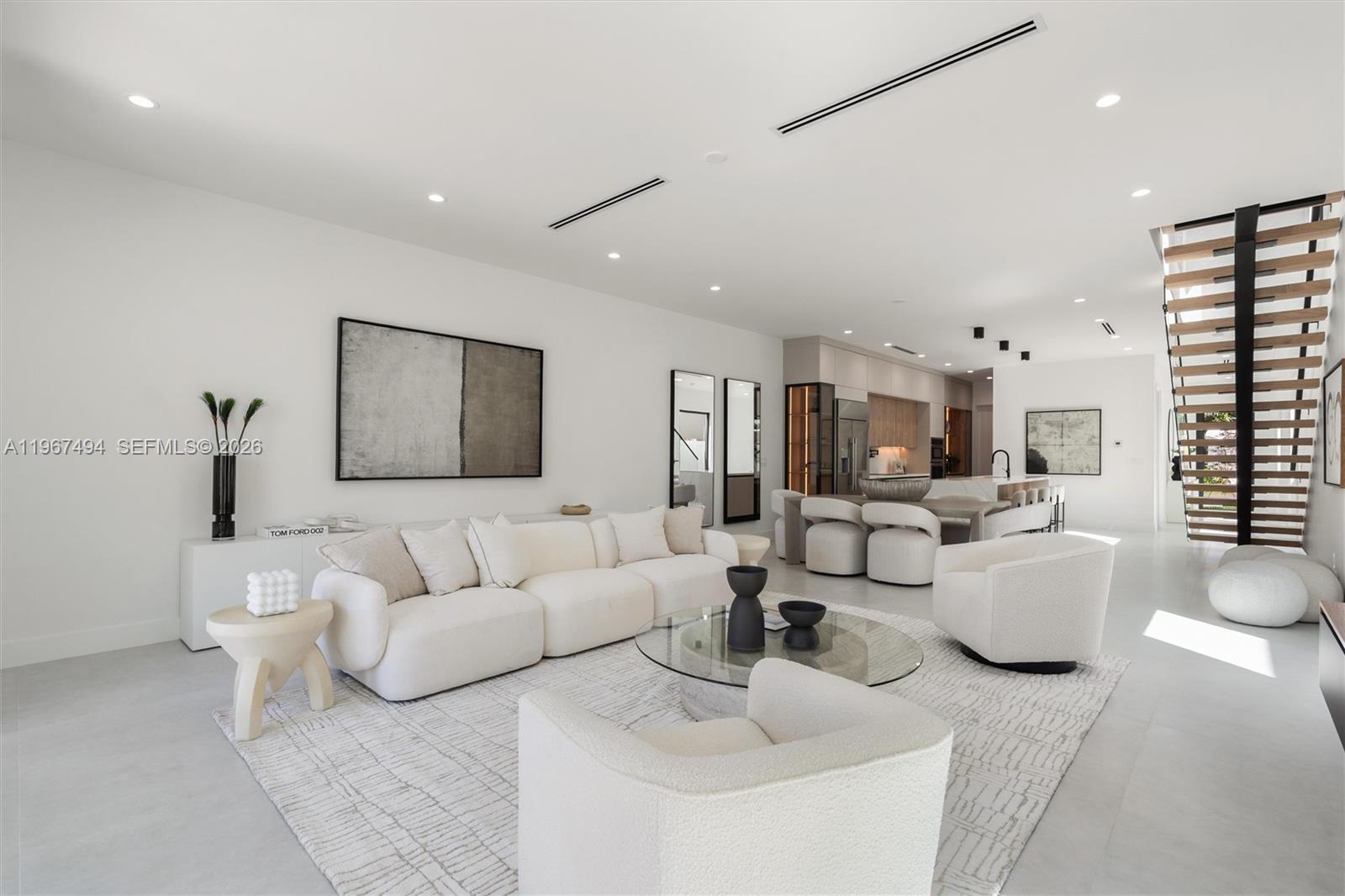 LAUDERDALE PINES - Residential