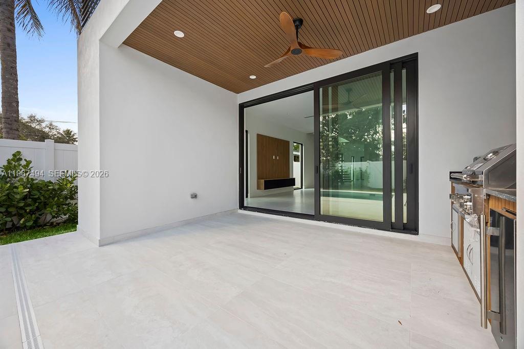 LAUDERDALE PINES - Residential