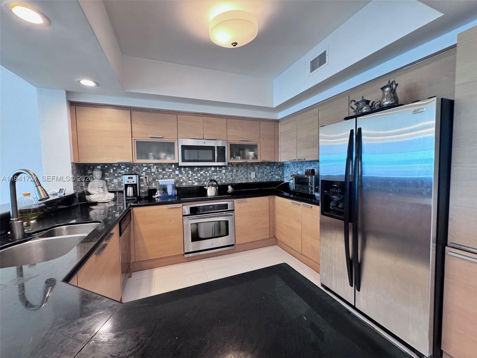 THE OAKS I CONDO - Residential