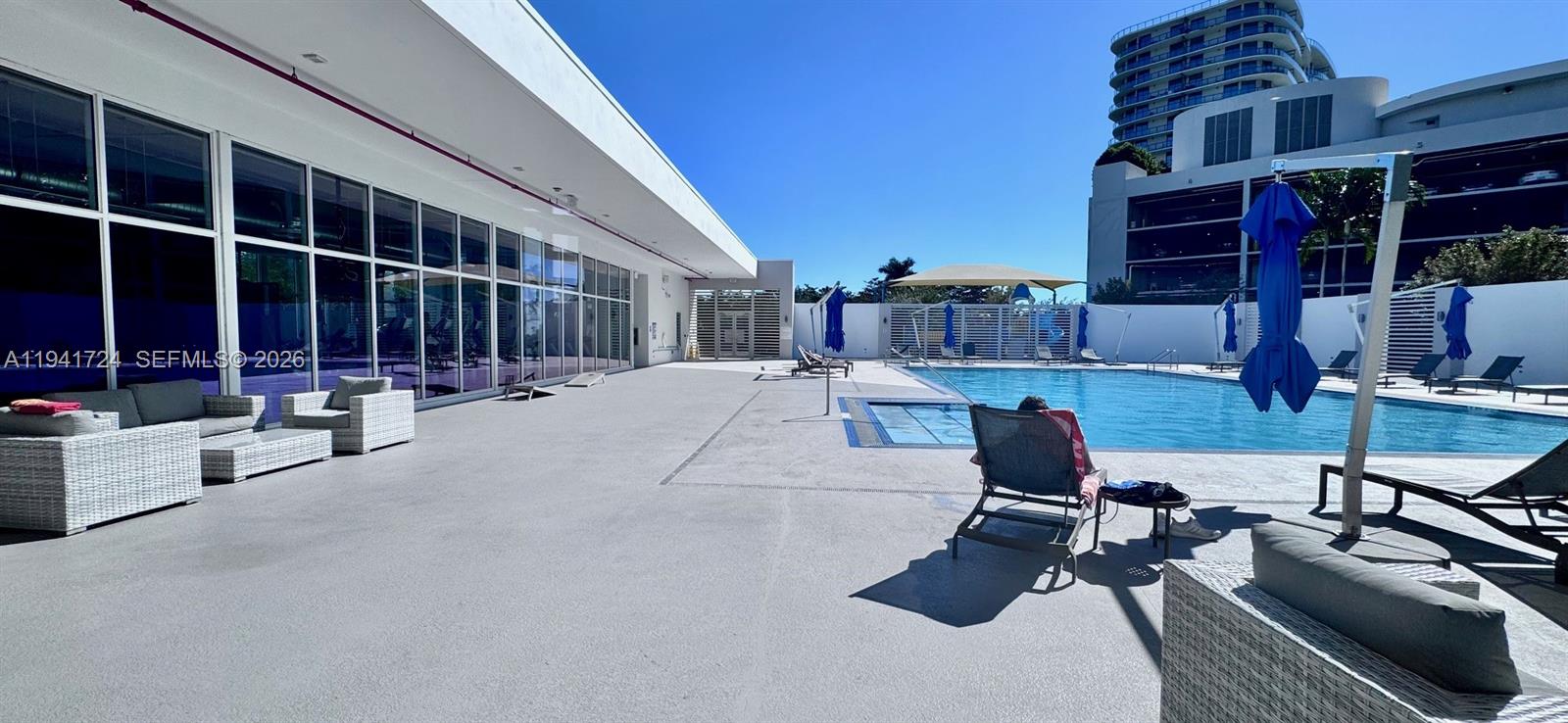 THE OAKS I CONDO - Residential