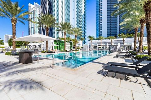 851 NE 1st Ave Cabana PB23 Miami FL 33132