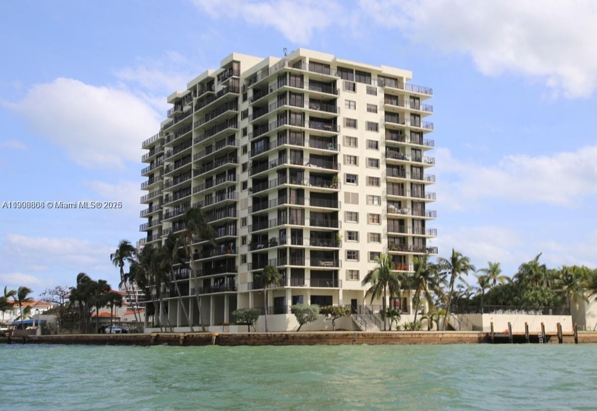 VENETIAN ISLE CONDO - Residential