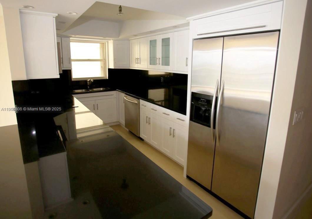 VENETIAN ISLE CONDO - Residential