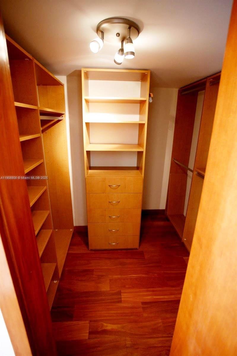 VENETIAN ISLE CONDO - Residential