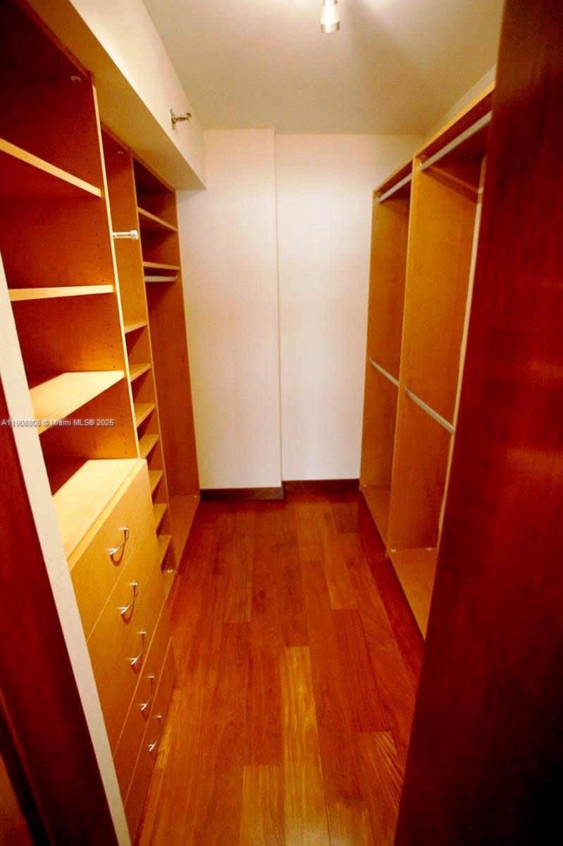 VENETIAN ISLE CONDO - Residential