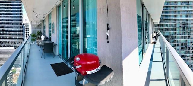 THE AXIS ON BRICKELL II C - Residential Lease