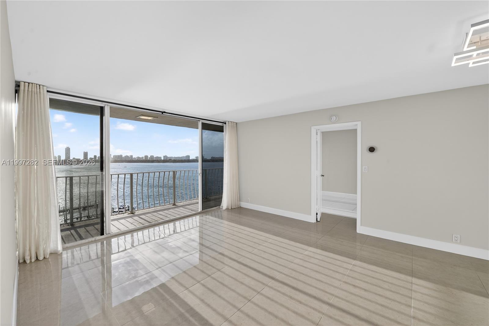 THE GRANDVIEW PALACE COND - Residential