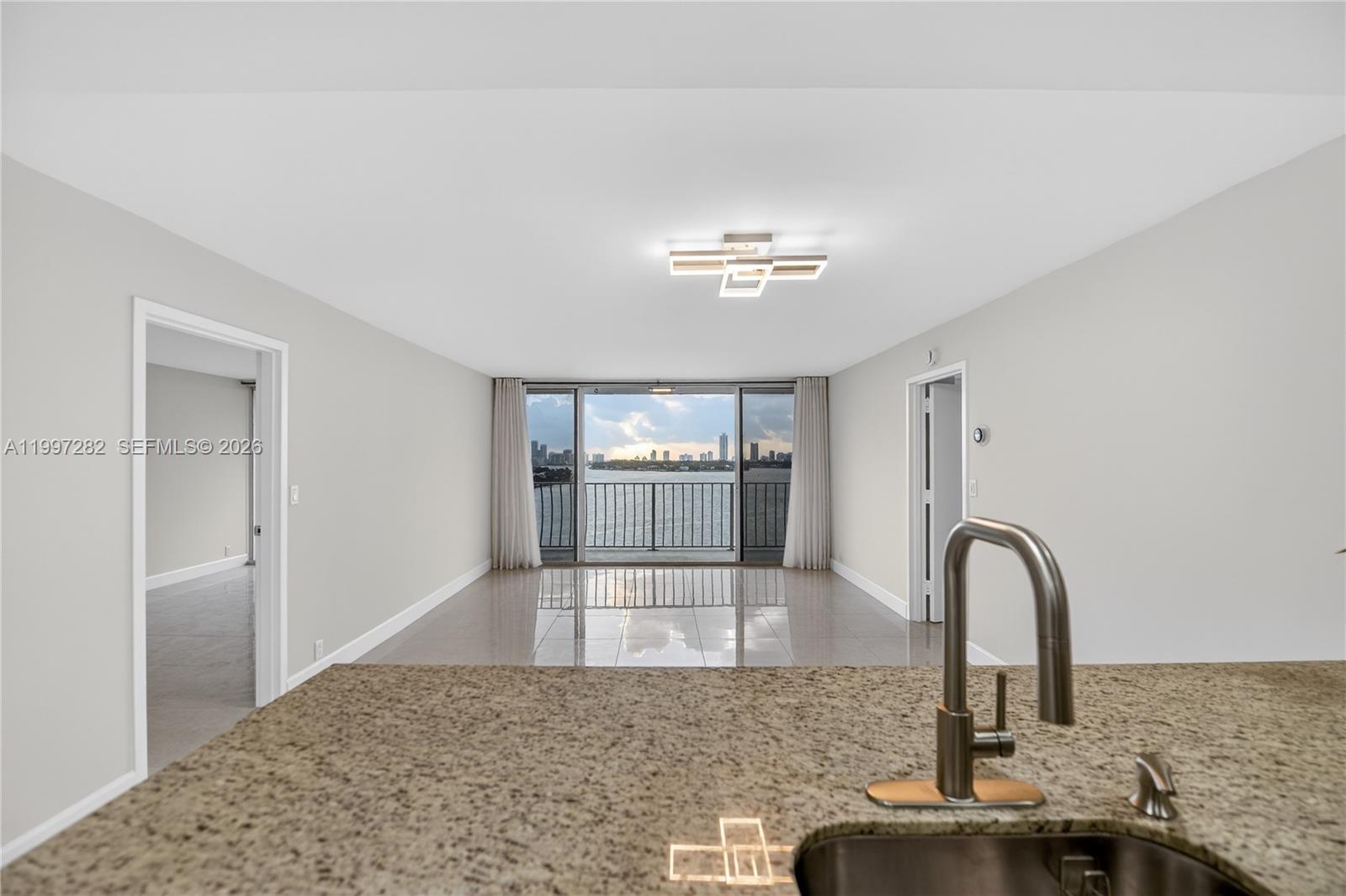 THE GRANDVIEW PALACE COND - Residential