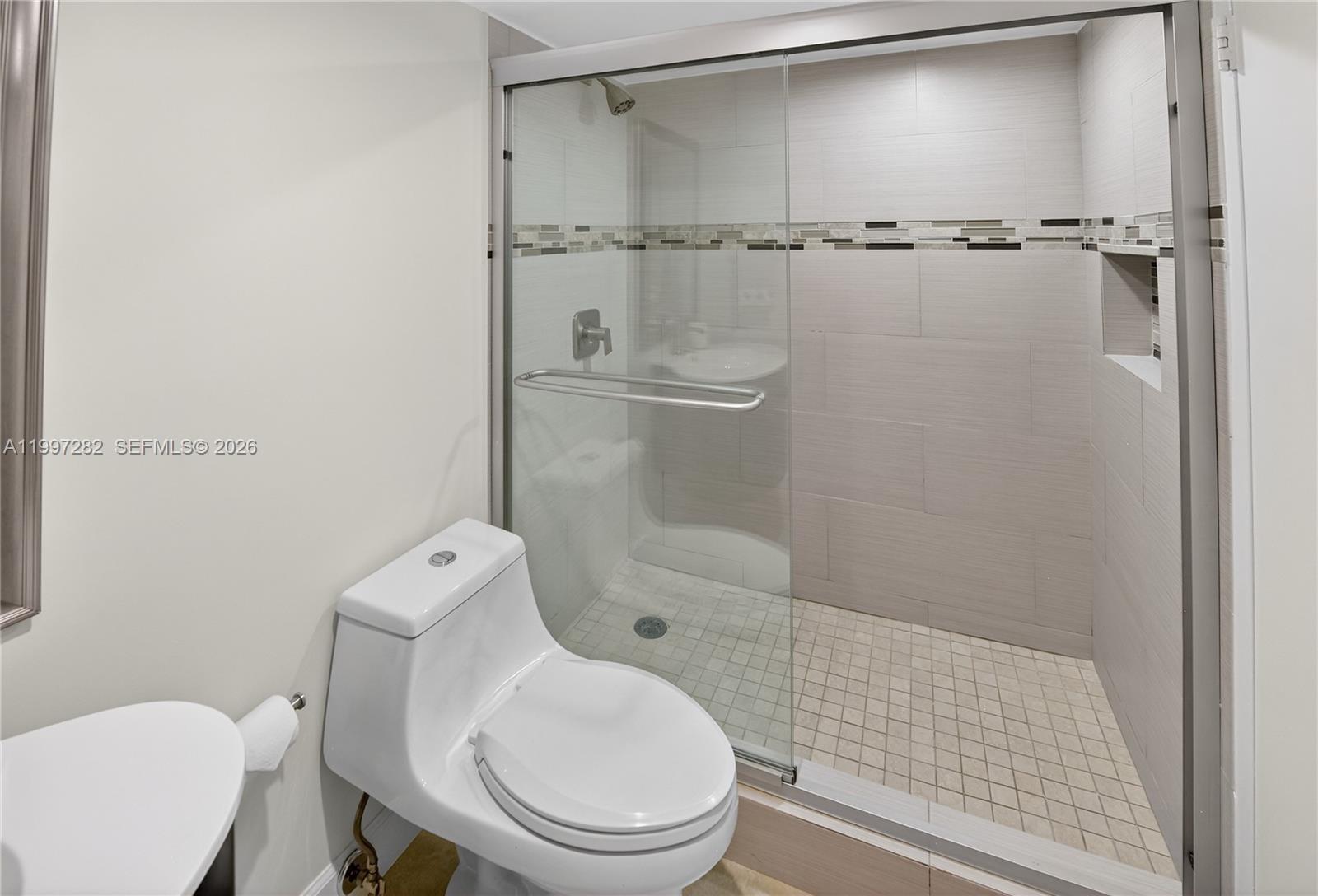 THE GRANDVIEW PALACE COND - Residential