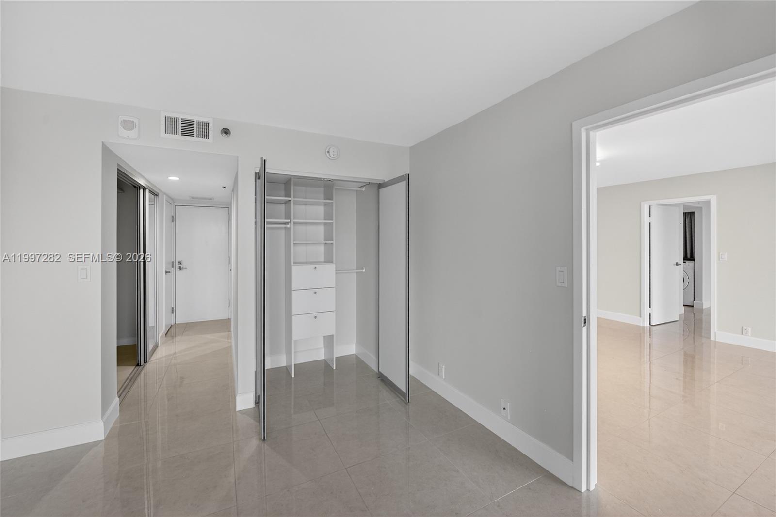 THE GRANDVIEW PALACE COND - Residential