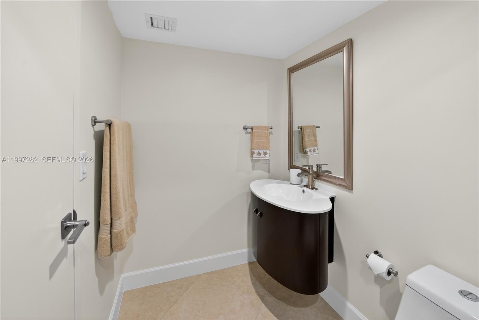 THE GRANDVIEW PALACE COND - Residential