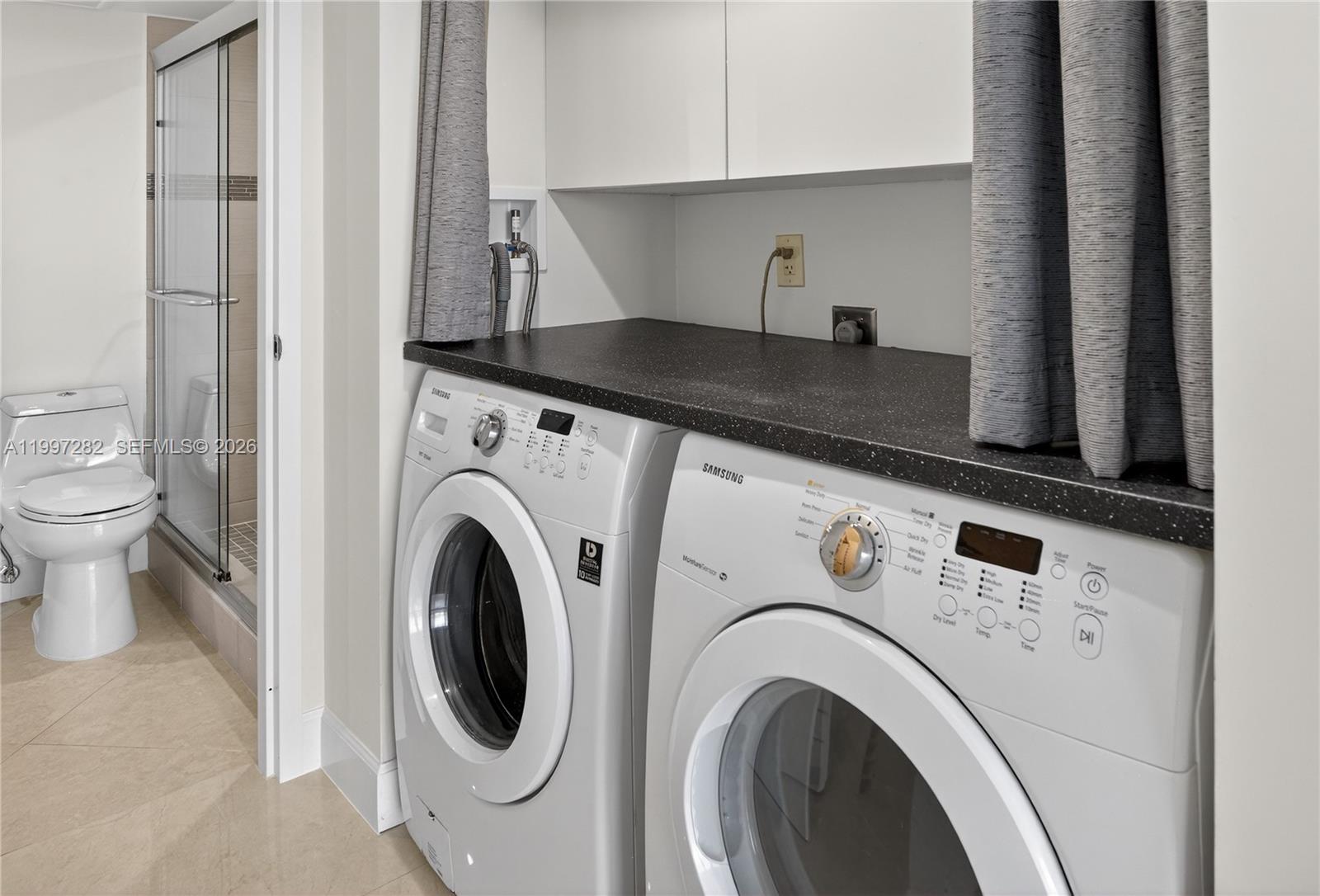 THE GRANDVIEW PALACE COND - Residential