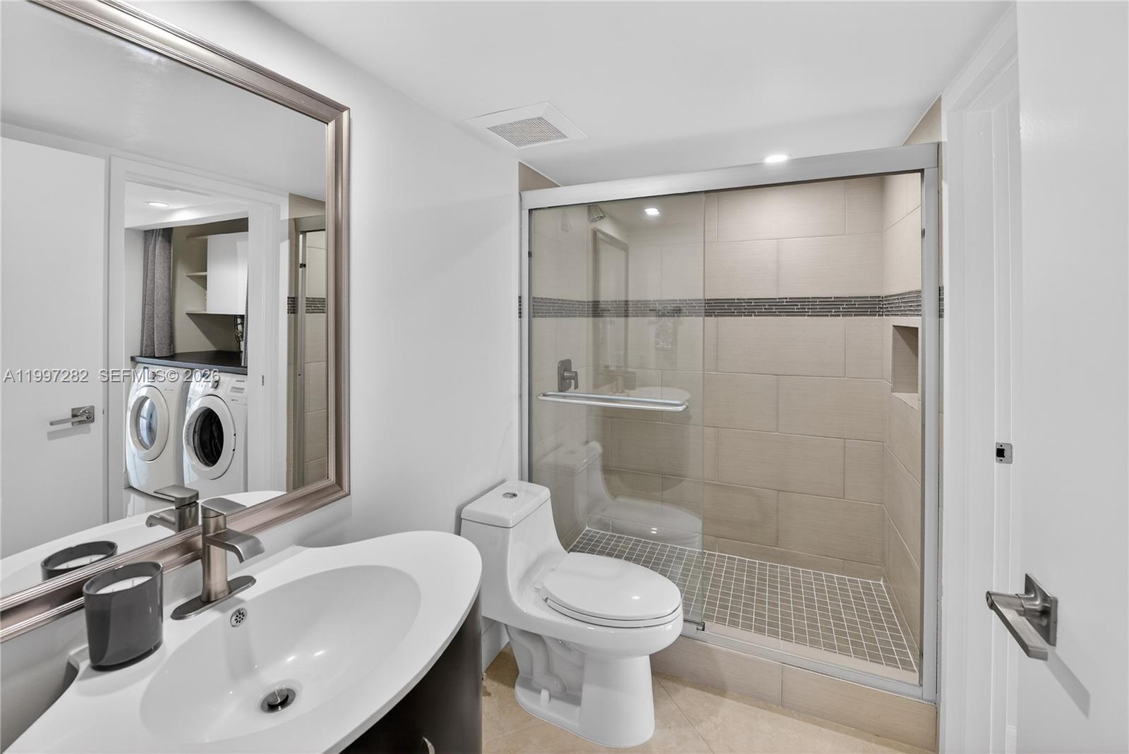 THE GRANDVIEW PALACE COND - Residential