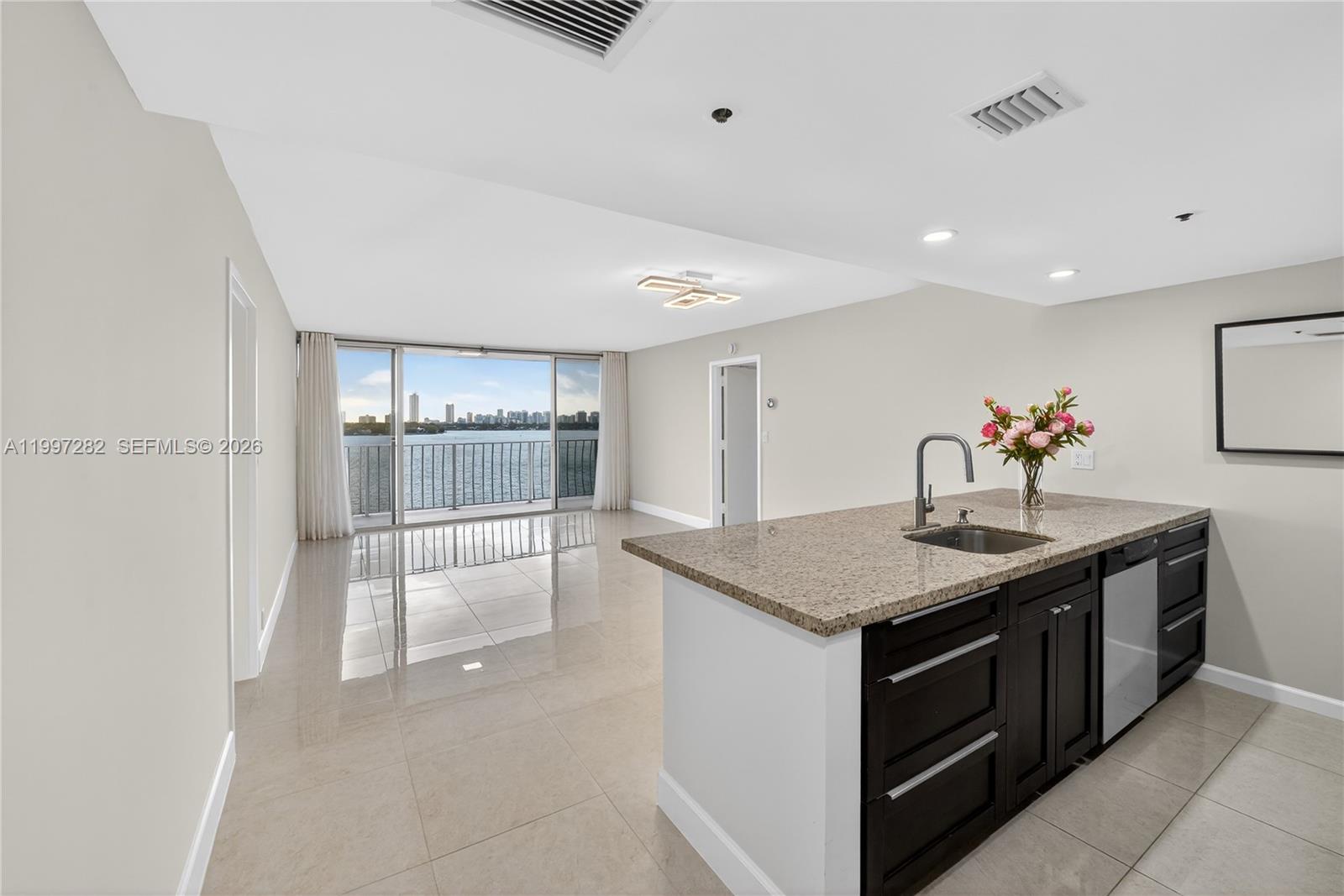 THE GRANDVIEW PALACE COND - Residential