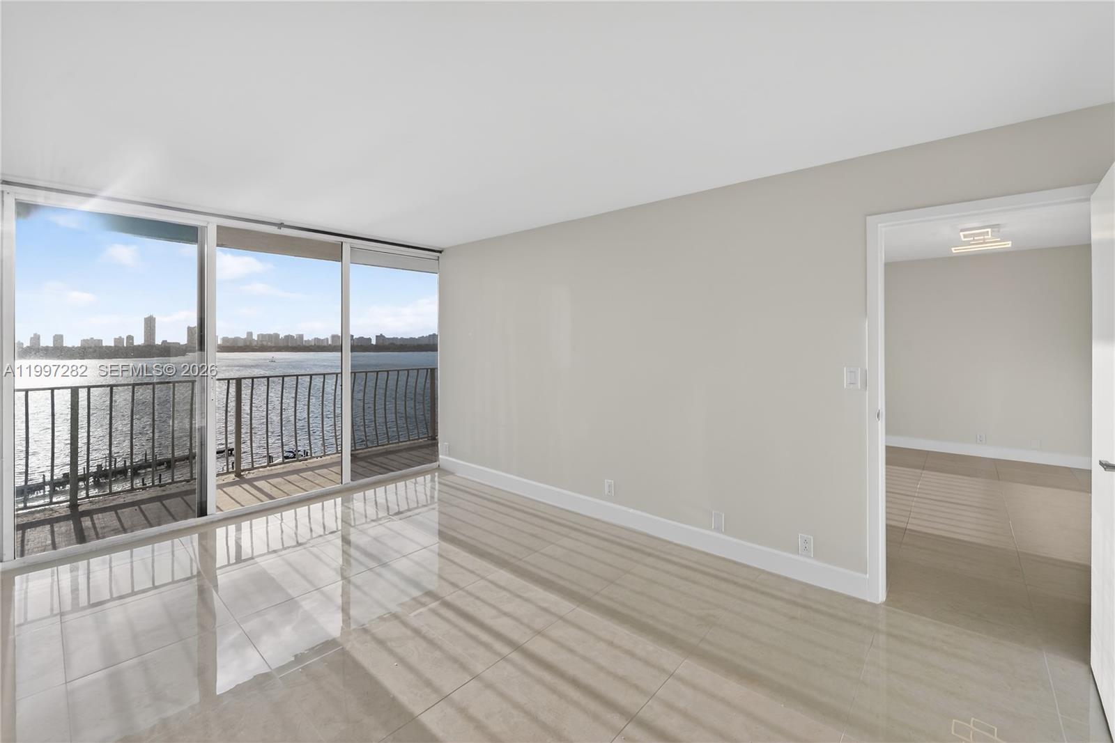 THE GRANDVIEW PALACE COND - Residential