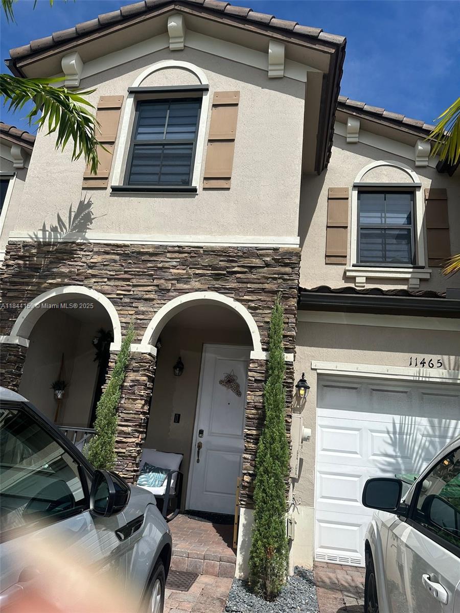 Beautiful 3-bedroom, 2.5-bath townhome available starting August 8. Easy to show with 24-hour notice—please contact listing agent in advance. The property includes 2 assigned parking spaces, guest parking, and a private patio. The unit is in excellent condition—don’t miss this opportunity! Submit offers with rental application, ID, proof of income. First month, last month, and one-month security deposit required. HOA approval required—fast processing. Please follow showing instructions.