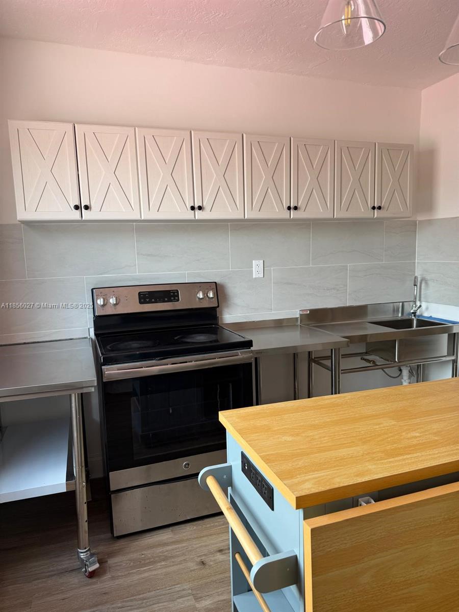 Spacious, fully renovated, 2-bedroom apartment, 3 miles from the beach. Come and see this fully renovated apartment that is move-in ready. Qualified applicants can move in with just one month's rent and security deposit upfront. Please note that the unit comes with an assigned parking spot, and water is included.