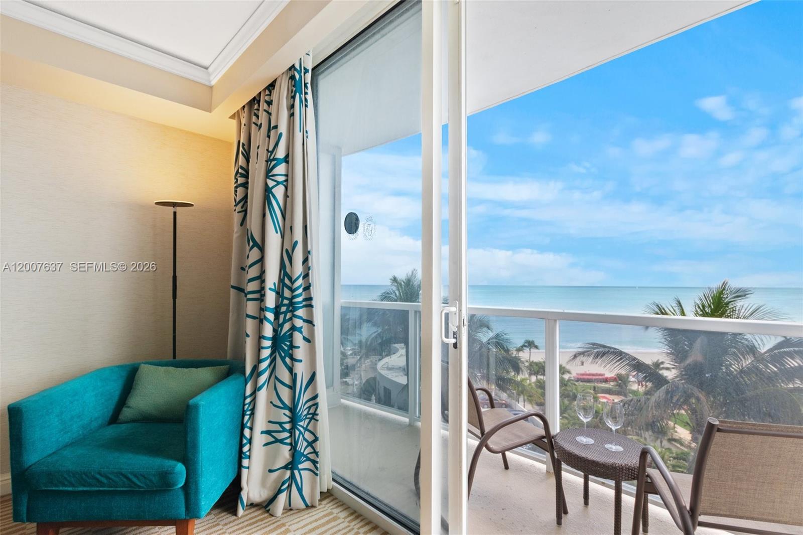 TRUMP INTERNATIONAL SONES - Residential