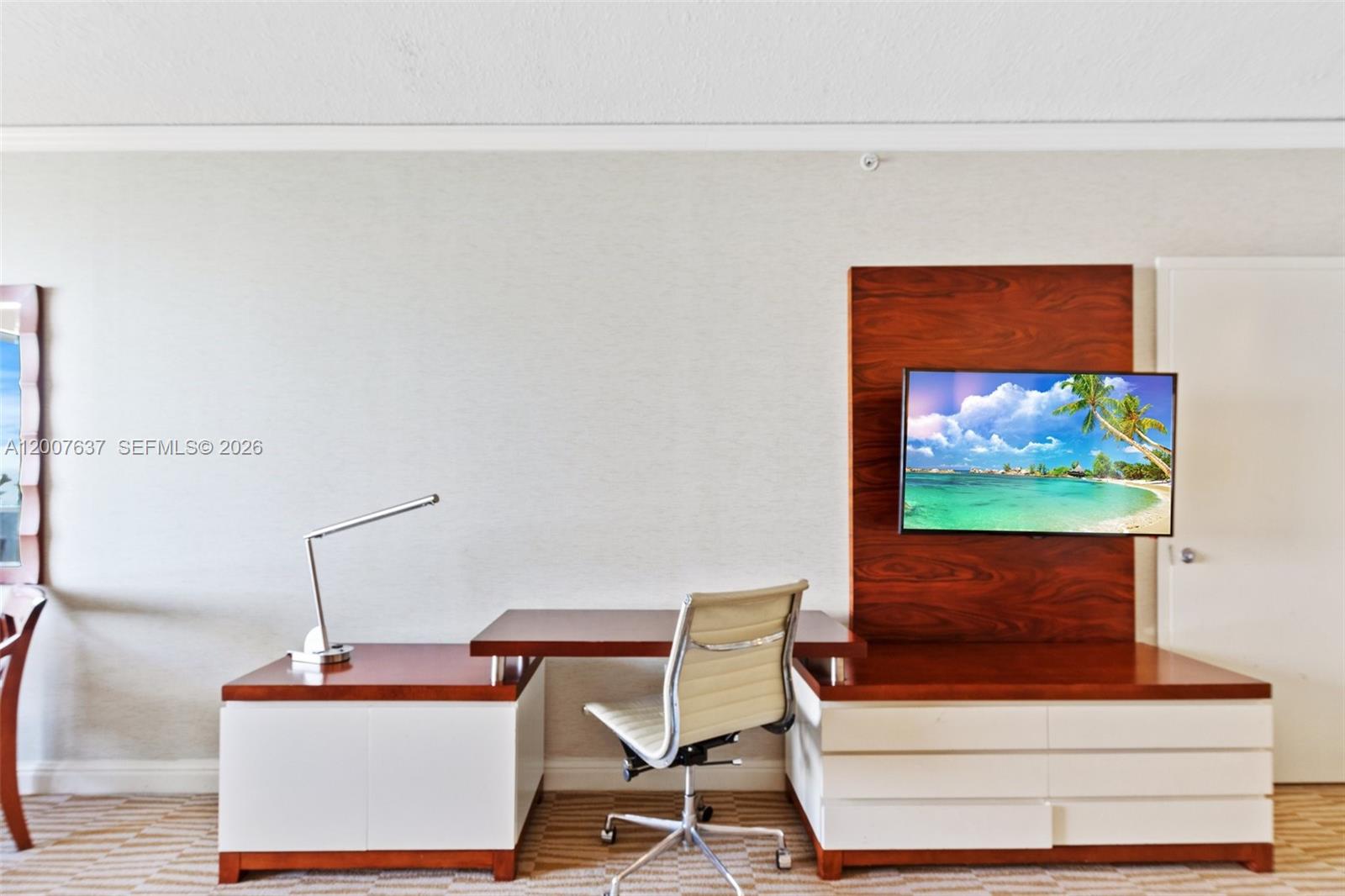 TRUMP INTERNATIONAL SONES - Residential