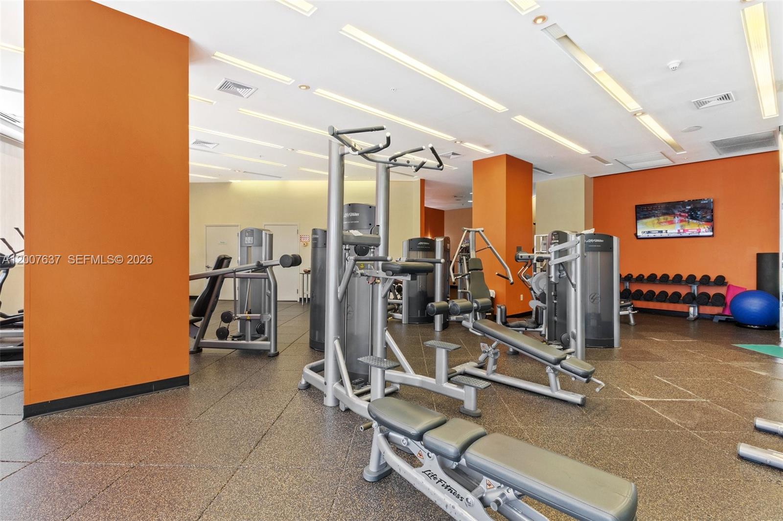 TRUMP INTERNATIONAL SONES - Residential