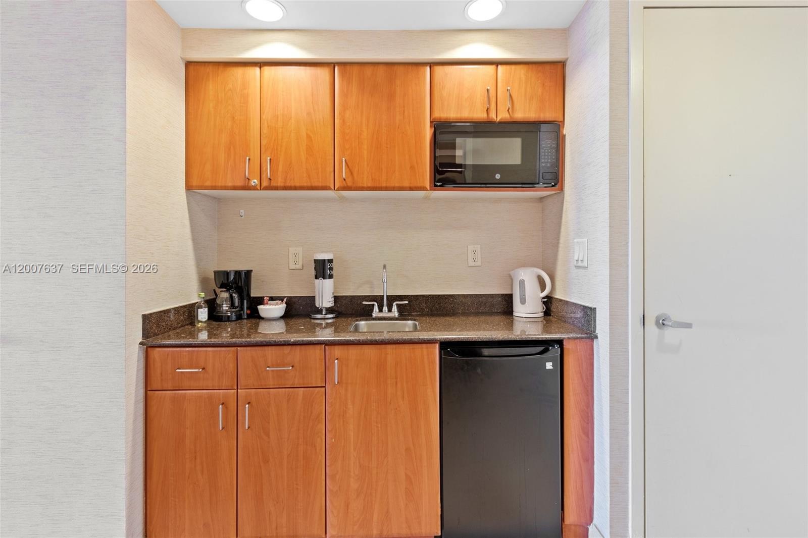 TRUMP INTERNATIONAL SONES - Residential