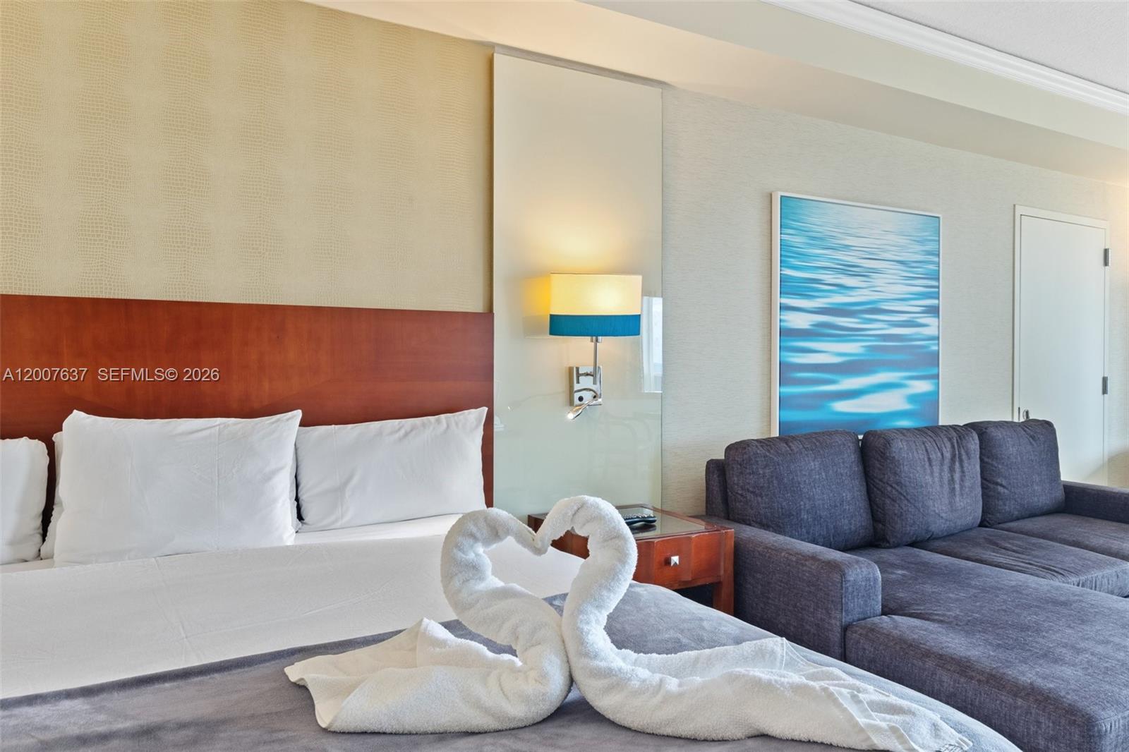 TRUMP INTERNATIONAL SONES - Residential