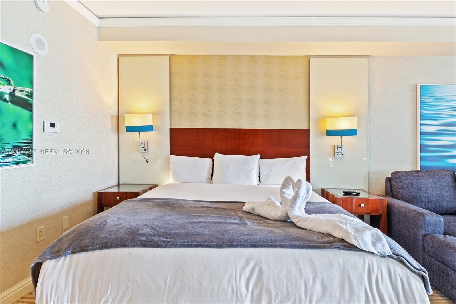 TRUMP INTERNATIONAL SONES - Residential