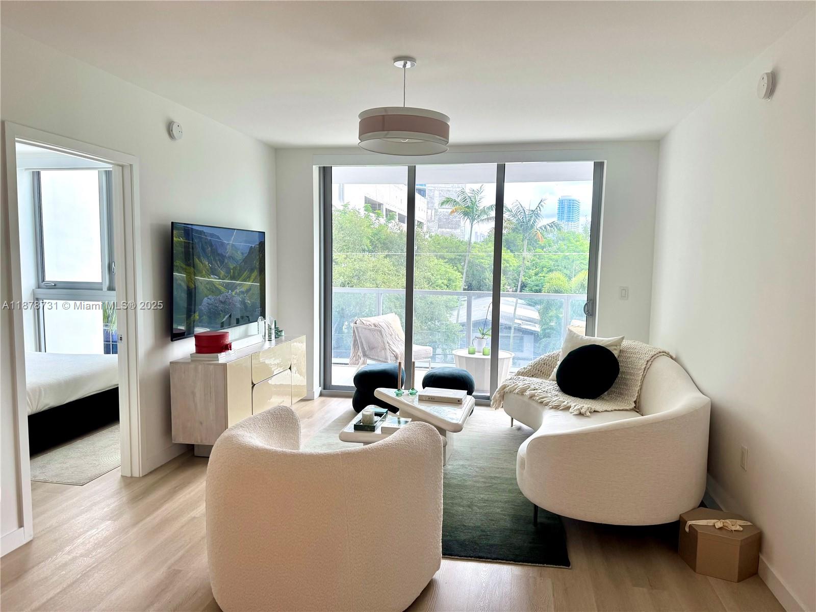 THE HIGHLANDS CONDOE - Residential Lease