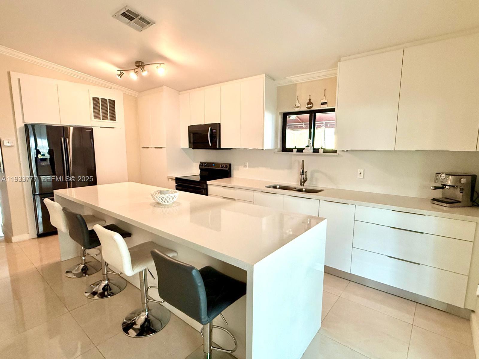 EL PRADO COUNTRY CLUB 5TH - Residential