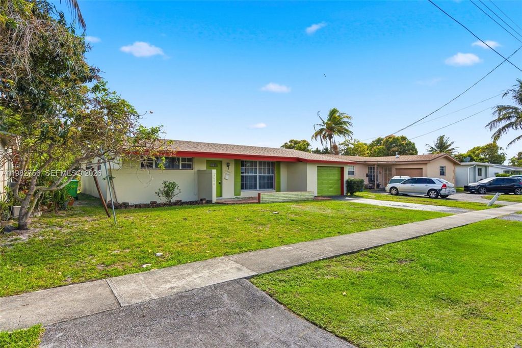 Photo of 6600 NW 26th St, Sunrise, FL 33313 (MLS # A11982756)