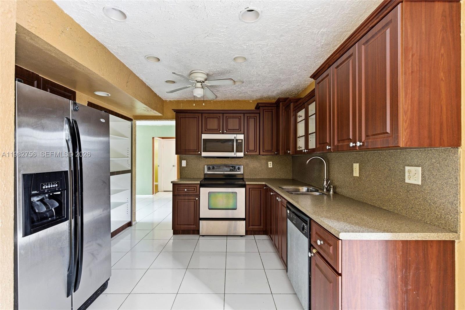 SUNRISE GOLF VILLAGE SEC - Residential