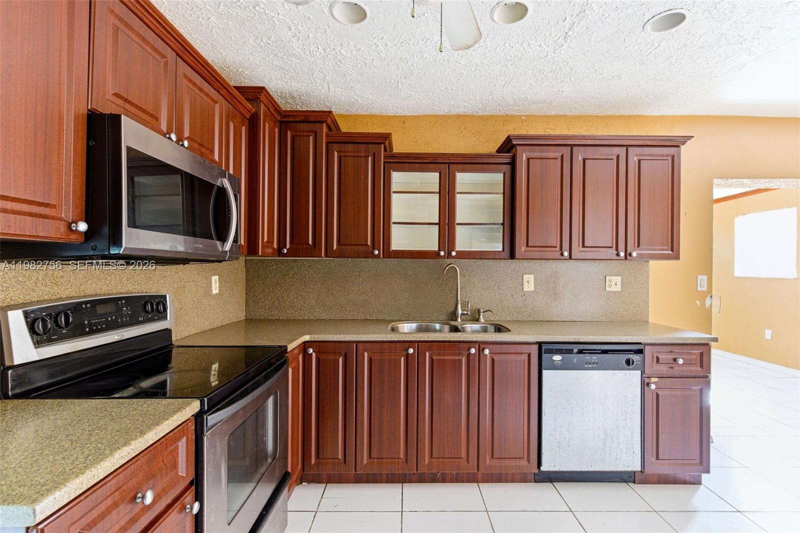 SUNRISE GOLF VILLAGE SEC - Residential