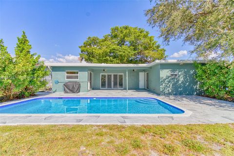 Photo of 6510 NW 21st St, Sunrise, FL 33313 (MLS # A11917574)