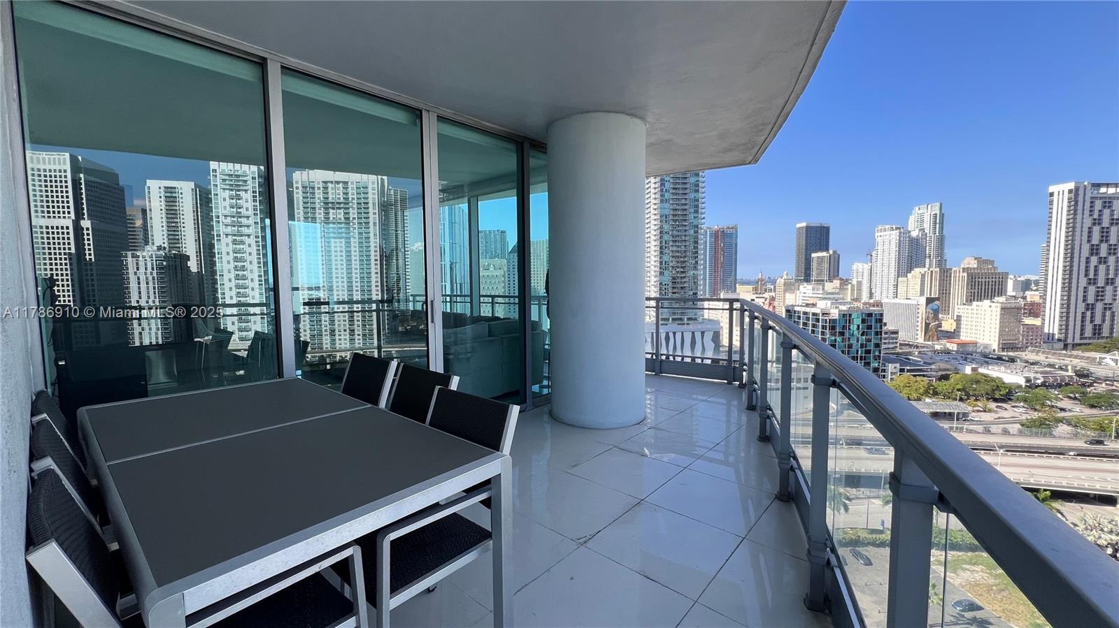 90 SW 3rd St 2204
