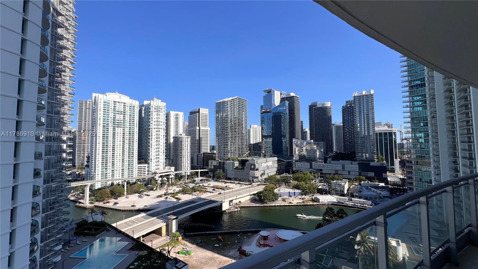 90 SW 3rd St 2204