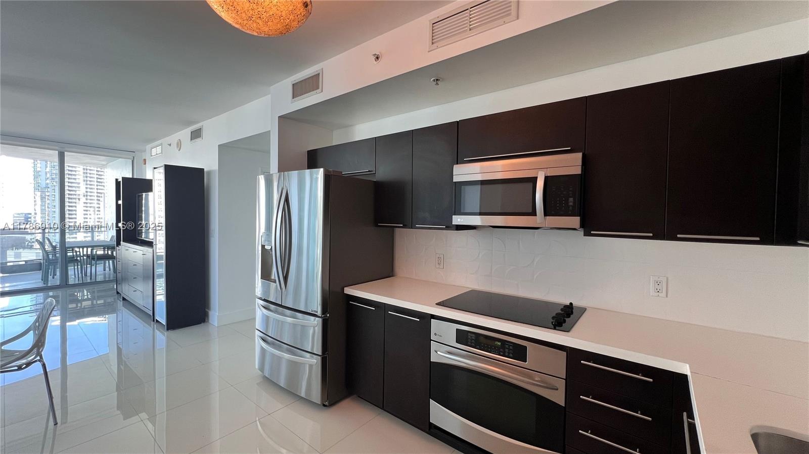90 SW 3rd St 2204