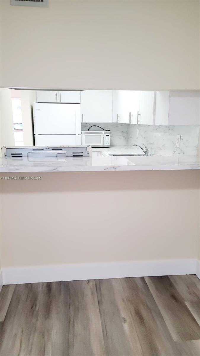 WESTLAND VILLAGE CONDO II - Residential Lease