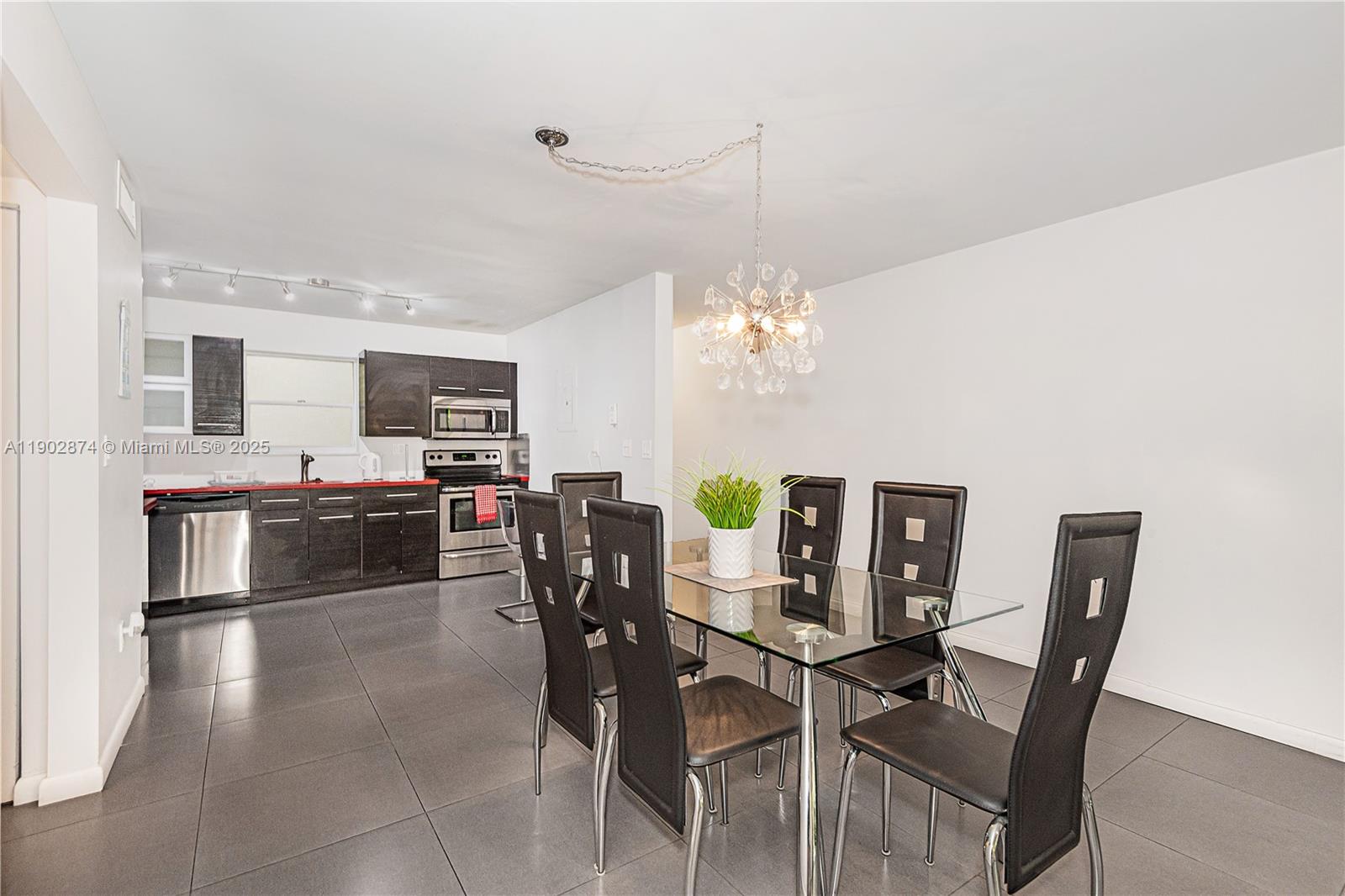 LE CARTIER CONDO - Residential Lease