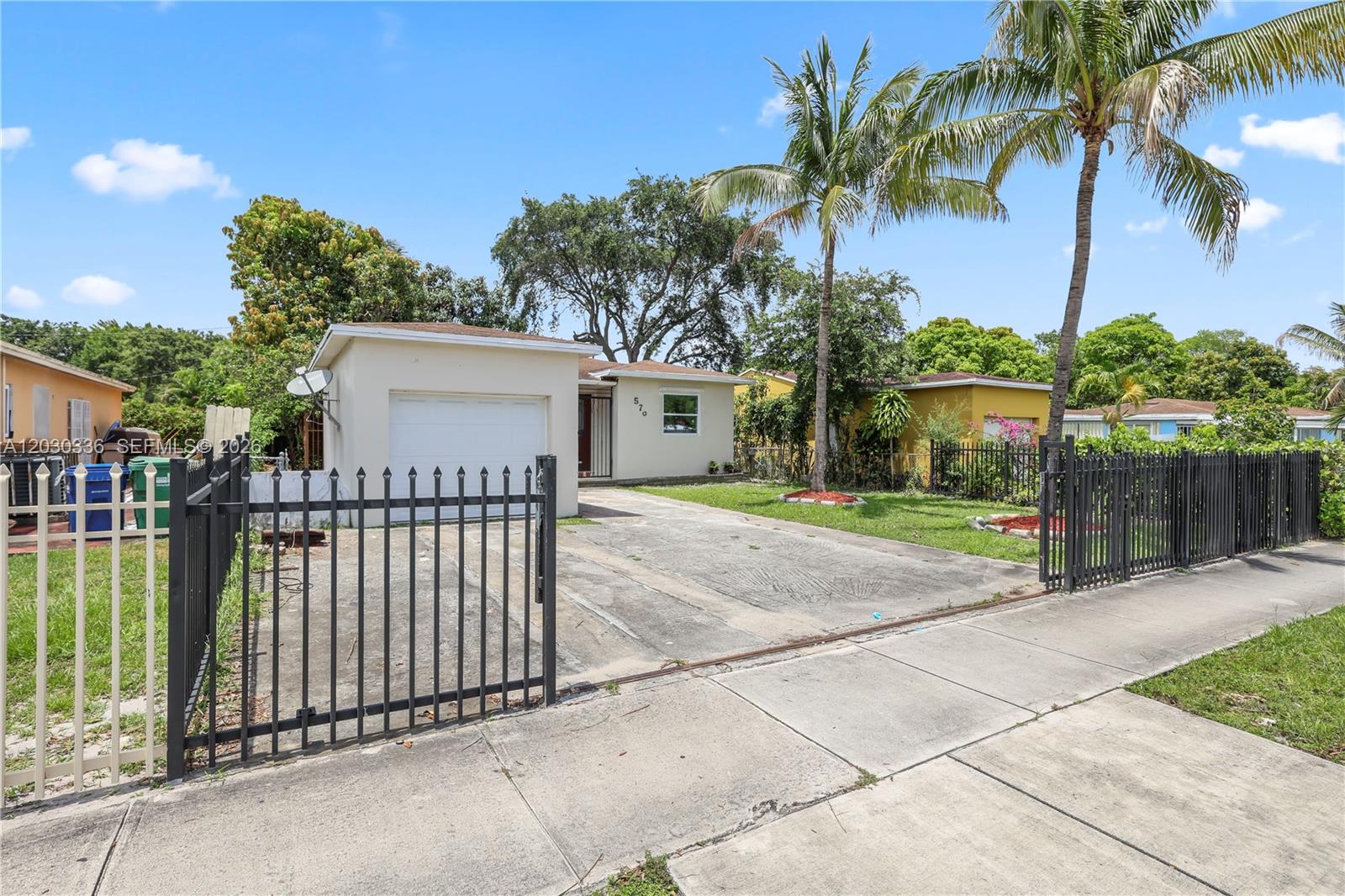 579 NW 119th St