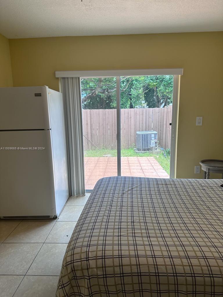 This is a one bedroom one bath Furnished  efficiency with a refrigerator and a microwave and separate entrance.
looking for one person tenant.  Utilities included