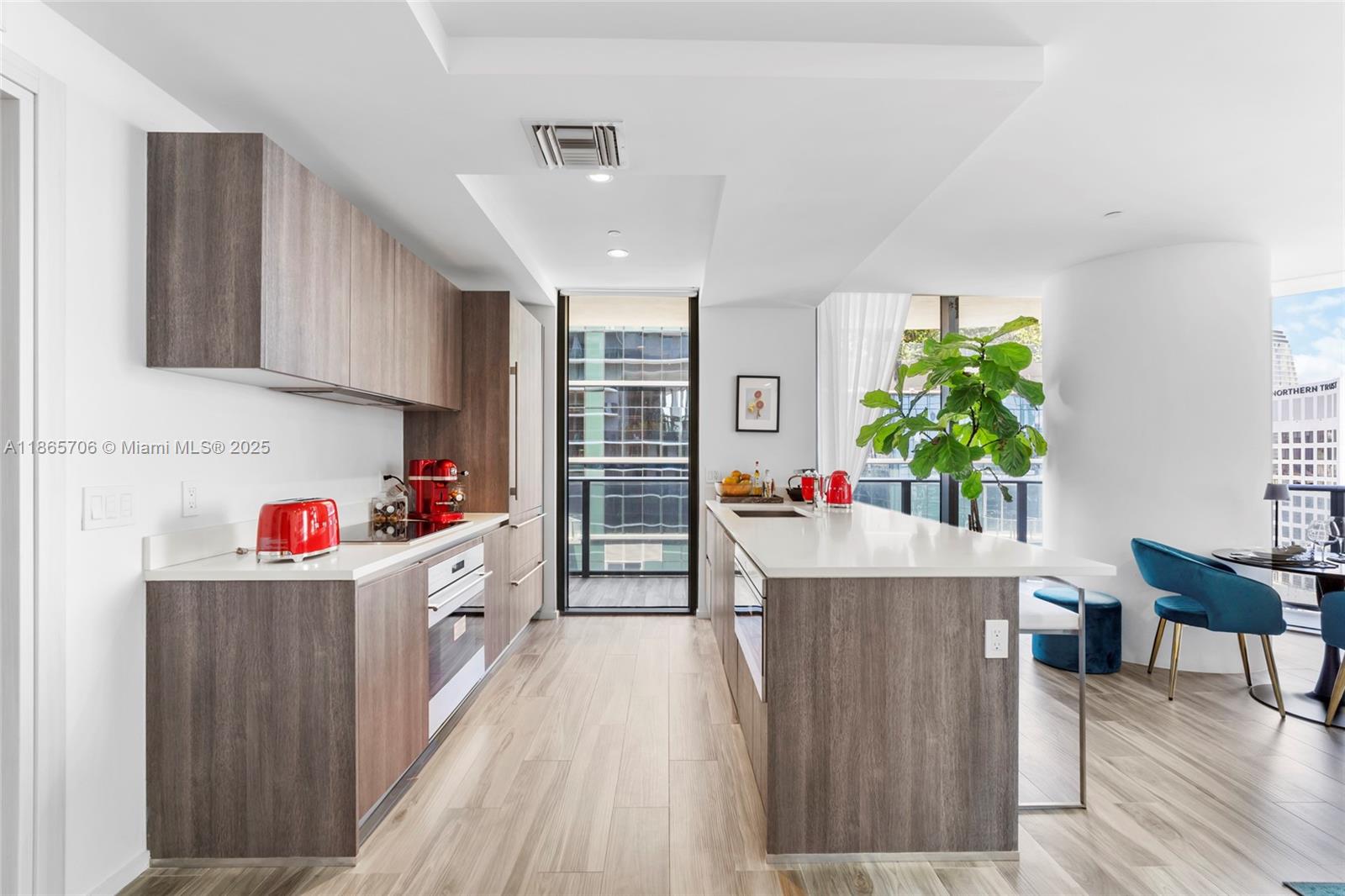 801 SMA RESIDENCES CONDO - Residential